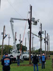 2018IntlLinemanRodeo-HurtmanRescue1