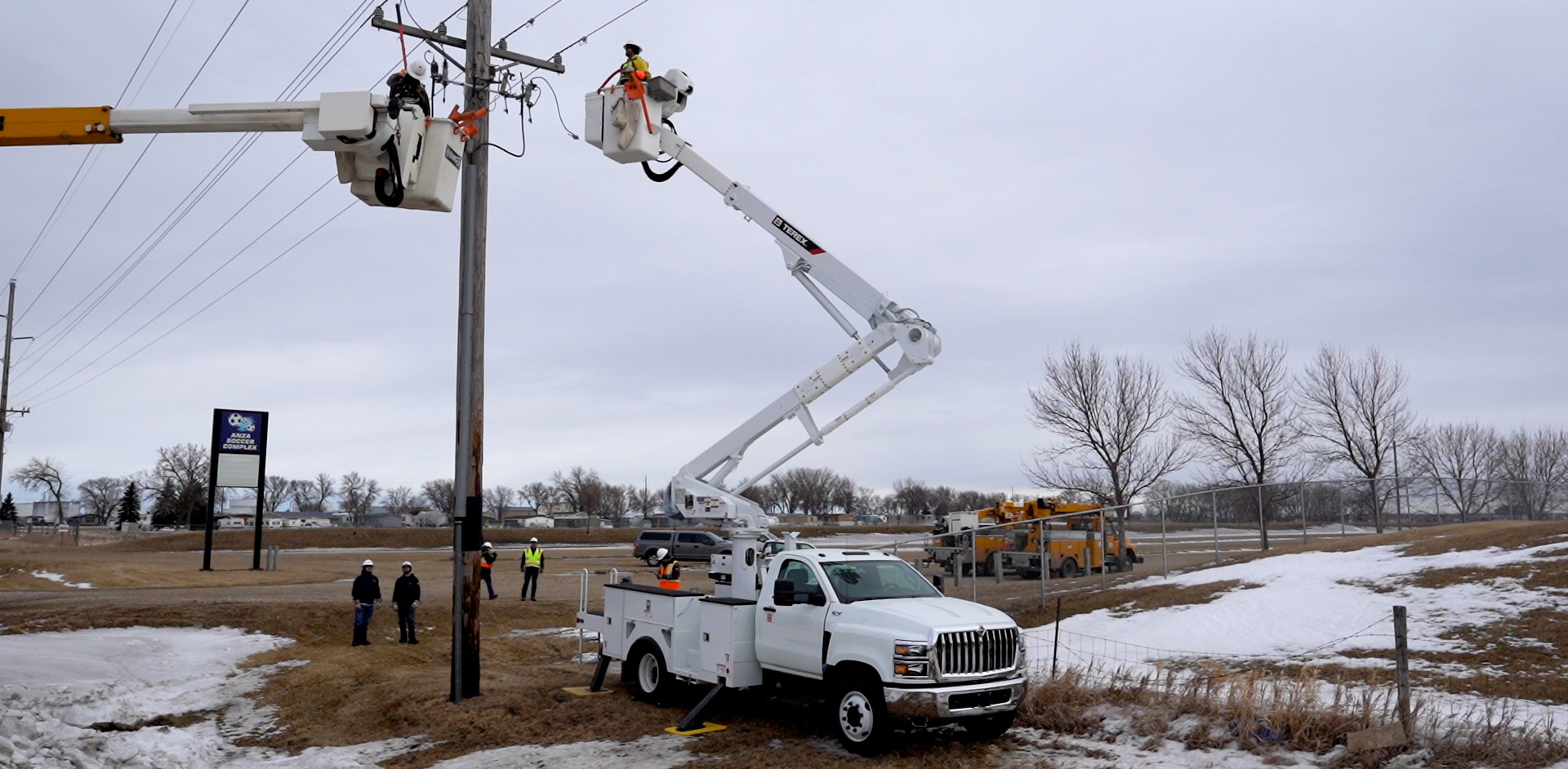 Safe Practices to Follow While Operating a Bucket Truck