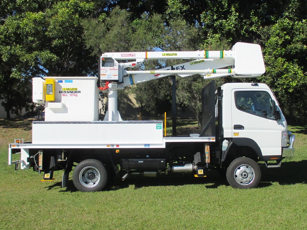 Terex L13i international bucket truck