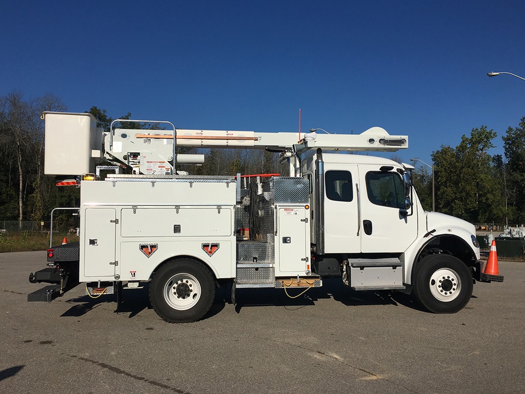 Terex SC45 Bucket Truck in parking lot