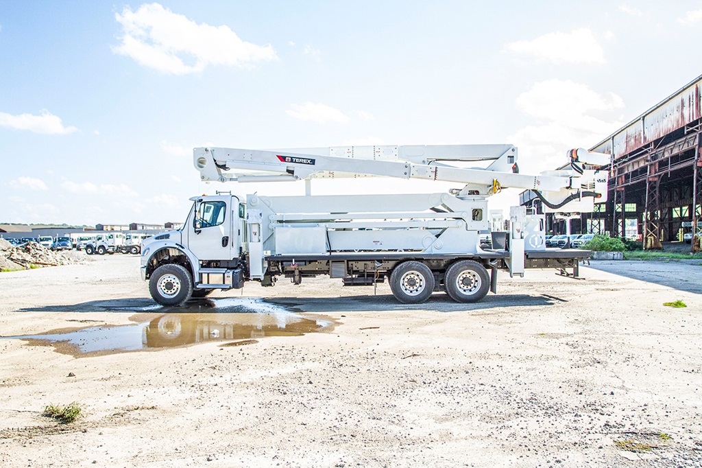 Terex TL80-112 transmission bucket truck