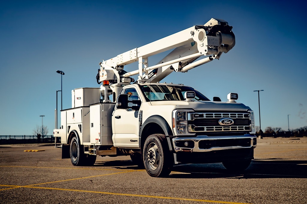 Terex TRX 55 telescopic bucket truck