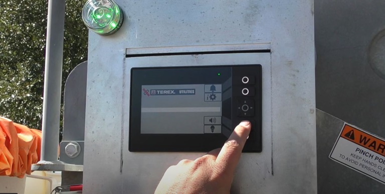 Setting Terex load alert system on Terex bucket truck